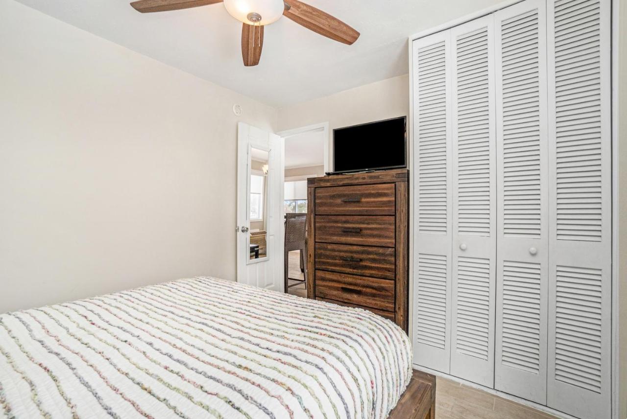 Waterside Suites Saugatuck Oda fotoğraf